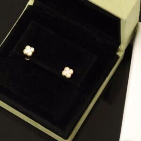 Authentic Van Cleef & Arpels Vintage Alhambra 18K Yellow Gold Earrings - Picture 6 of 7